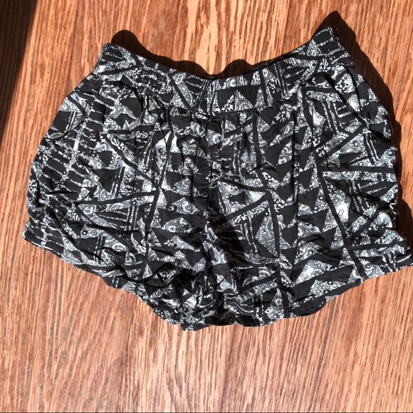 Patterned shorts - Picture 1 of 4